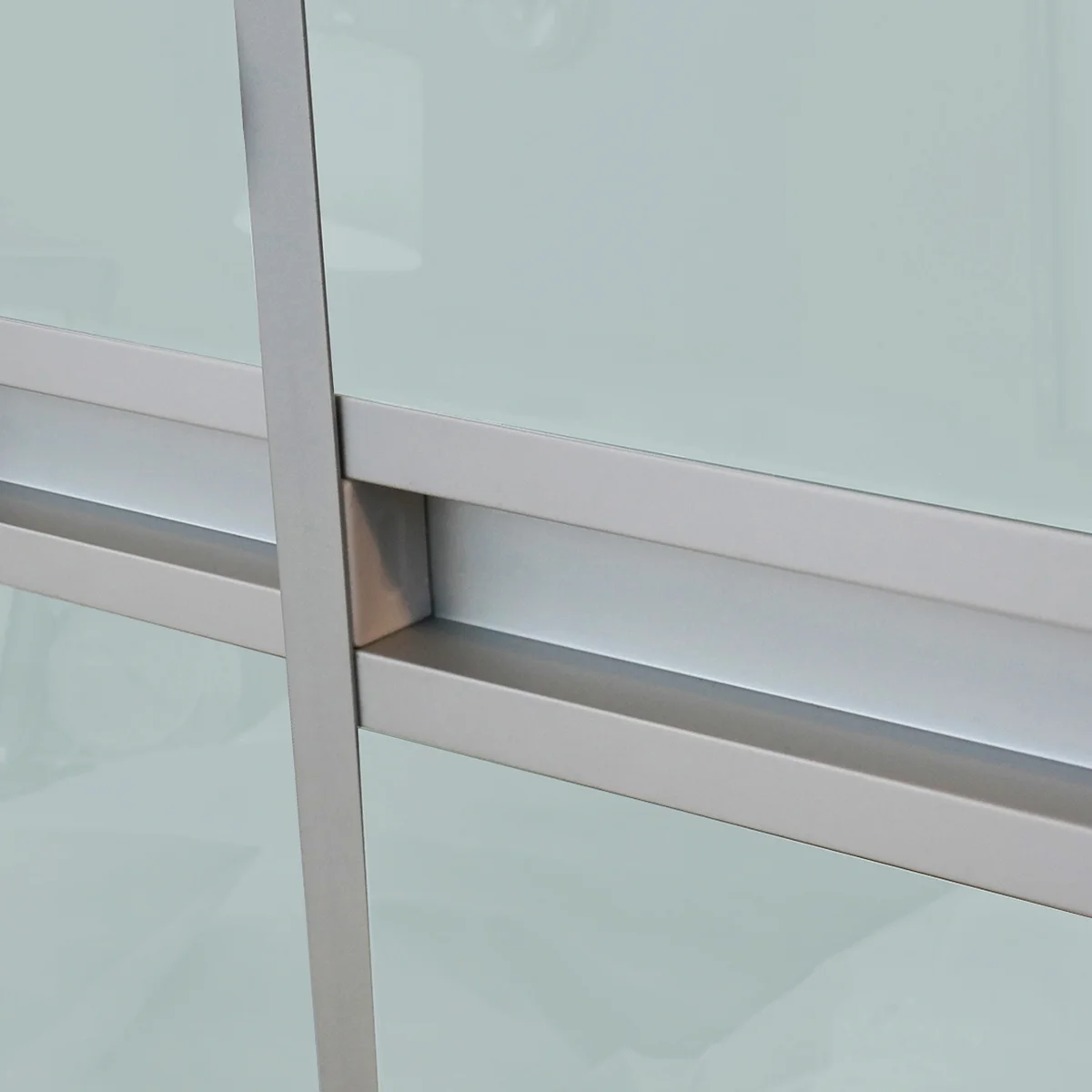 Reflex mid rail handle