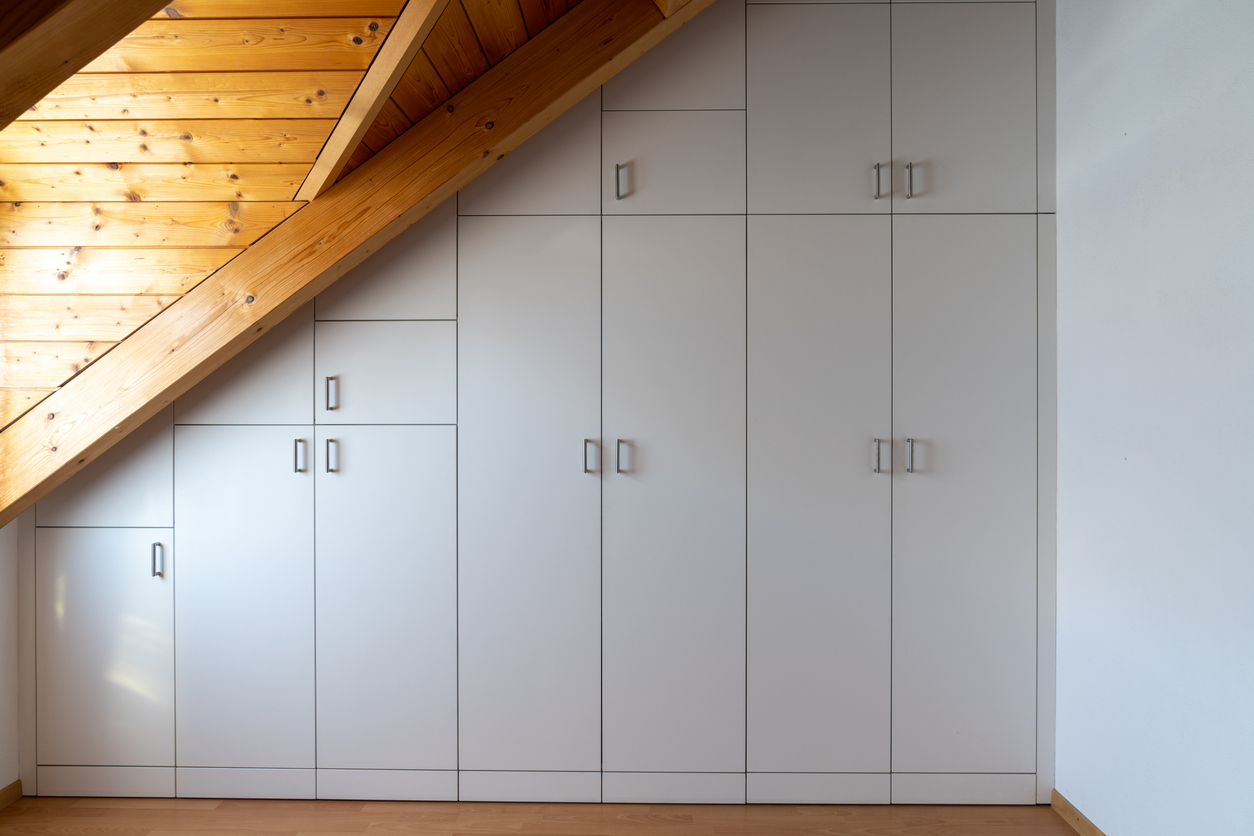 Free Standing Vs Fitted Wardrobes